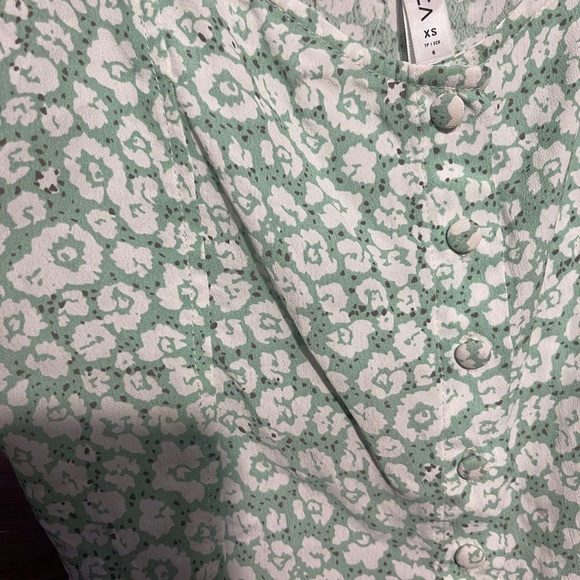 Classic RVCA top. BRAND NEW! - Picture 4 of 4